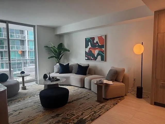 77 SE 5th St #1508 — Photo 9
