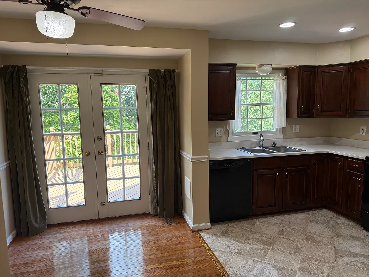 3 bed, 2.5 bath, 2000 sqft, $3,000 — Photo 4