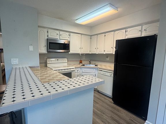 5th image of 128 North St #G