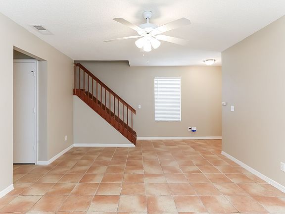 3rd image of 1420 Amaryllis Ln