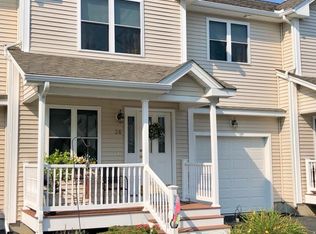 36 Silver Cup Cir, West Warwick, RI 02893