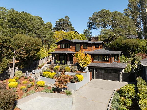 4th image of 54 ORANGE Avenue