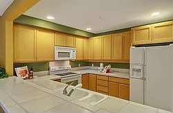 5th image of 225 4th Ave APT A305