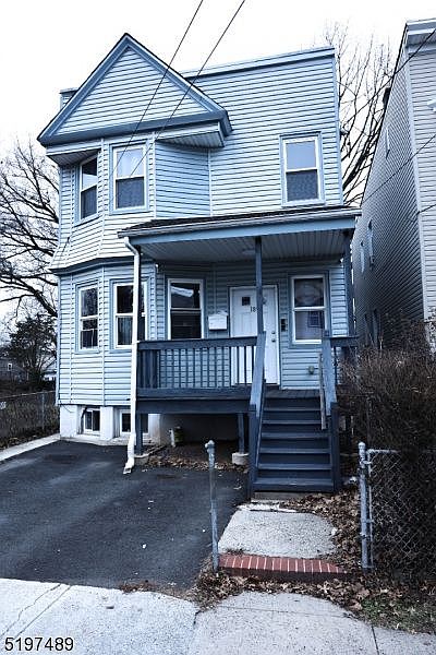 1st image of 185 Oakwood Pl Floor 1