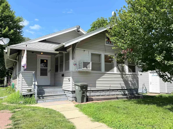 79 E Parker St, Waterloo, IA 50703