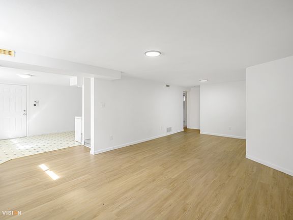 4th image of 1105 Gordon Ave