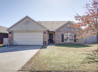 30 E Fairlane Dr, Sapulpa, OK 74066