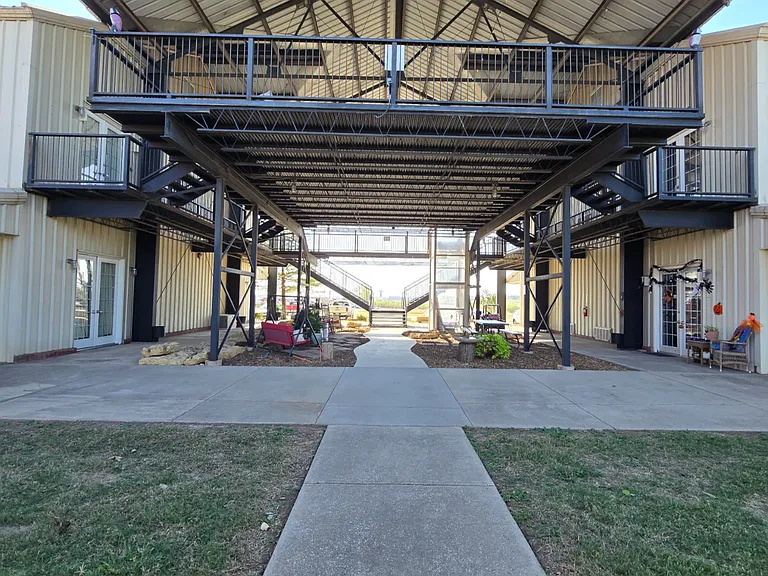 Lonestar Station Ranch — Photo 7