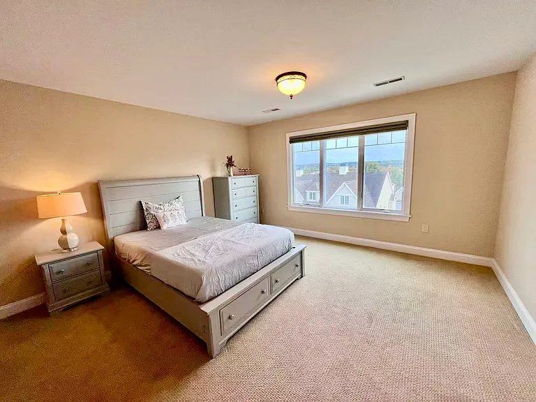 17 Ivana Dr #17 — Photo 12