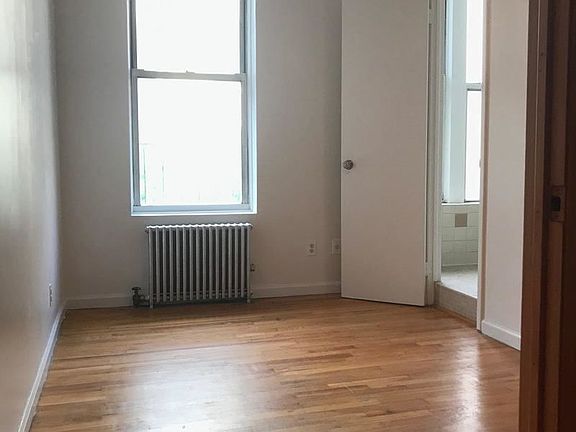 5th image of 523 E 12th St APT 7