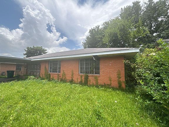 3rd image of 5817 Langley Rd