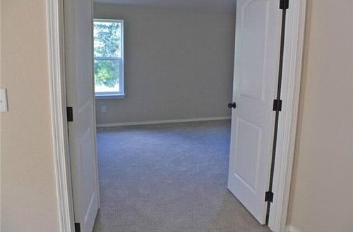 4th image of 18106 76th Ave E