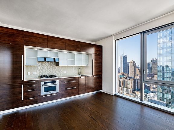 5th image of 100 W 31st St APT 37B