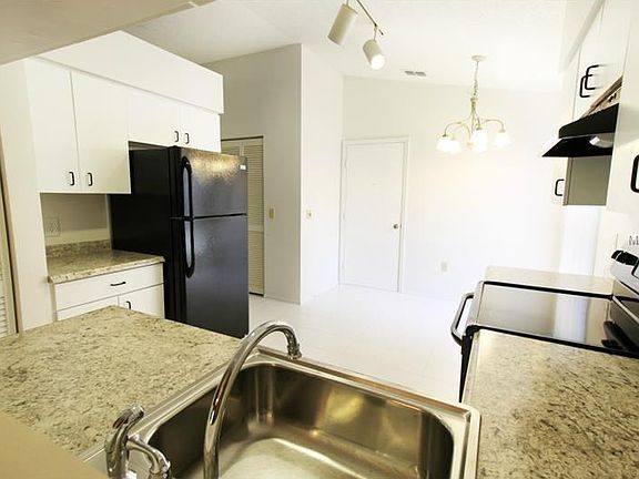 5th image of 1801 Wood Hollow Ct