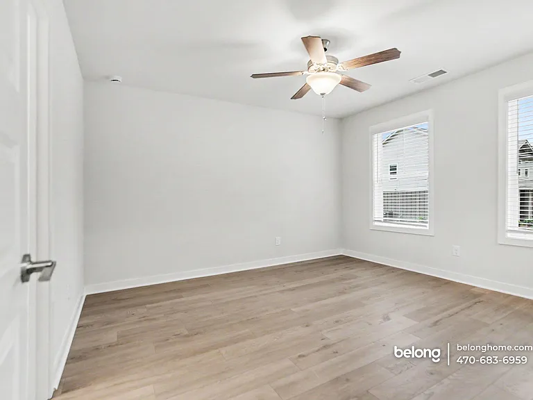 300 Dempsey Dr — Photo 8