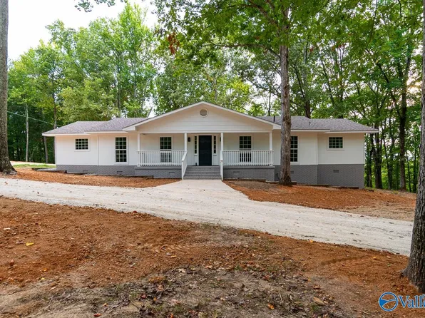 47 Paradise Ln, Hartselle, AL 35640