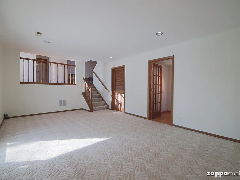 2705 Laurel Ct — Photo 22