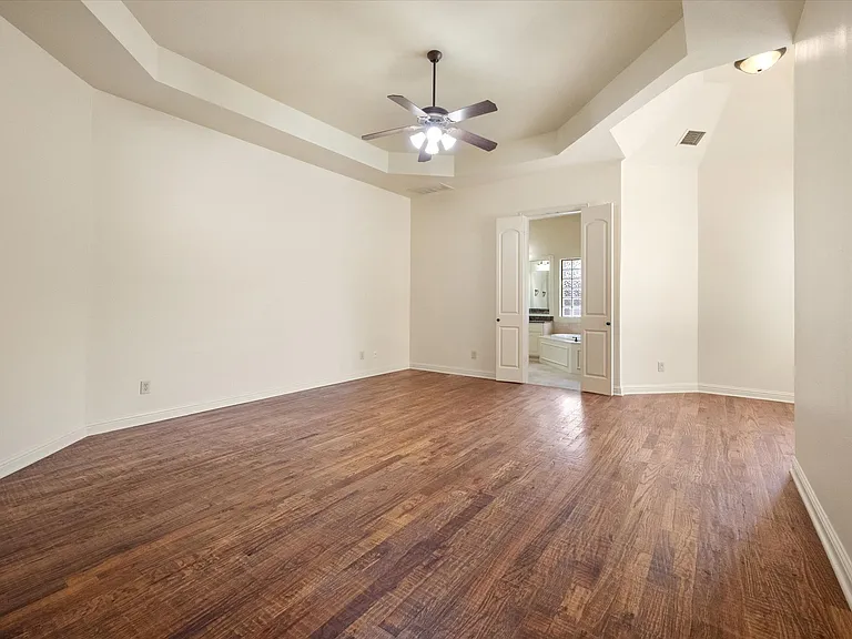 10941 Yorkshire Ln — Photo 19