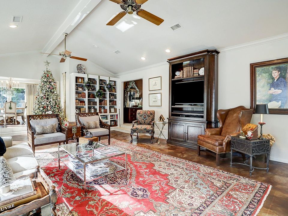 1st image of 2422 Kings Forest Dr