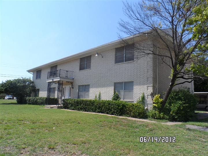 1st image of 204 W Avenue U APT A
