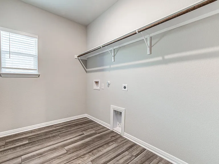 14513 Heartland Dr — Photo 8