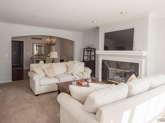 4th image of 1331 S Main St #0