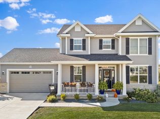 W217N6195 Masters Dr, Menomonee Falls, WI 53051