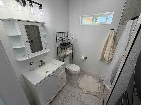 5th image of 802A E Fesler St