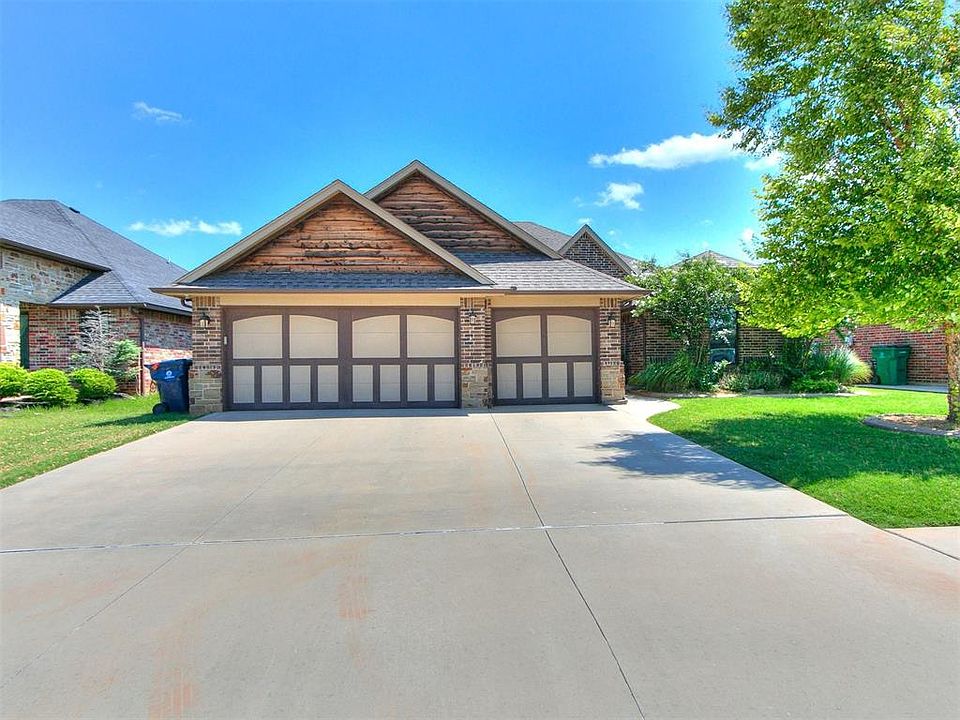 1st image of 18400 Bridlington Dr