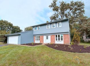 2S641 Briarcliff Ct, Lombard, IL 60148