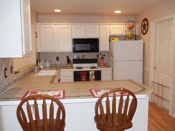 Another view of the kitchen