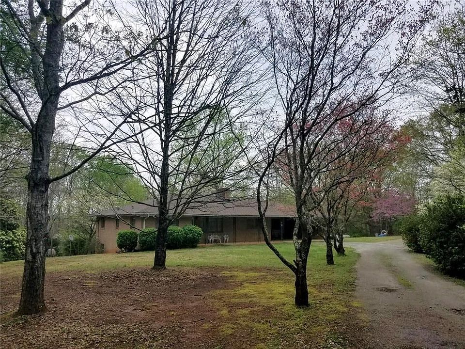 2nd image of 341 Singing Pines Rd
