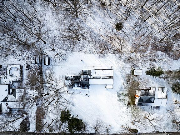4th image of 242 Fay Ave