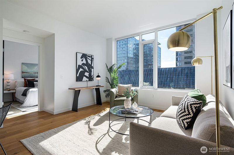 3rd image of 1321 Seneca Street #604