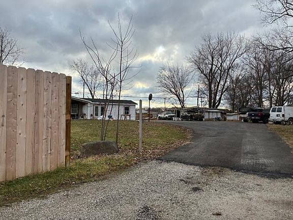 2nd image of 2600 Plainview Ave