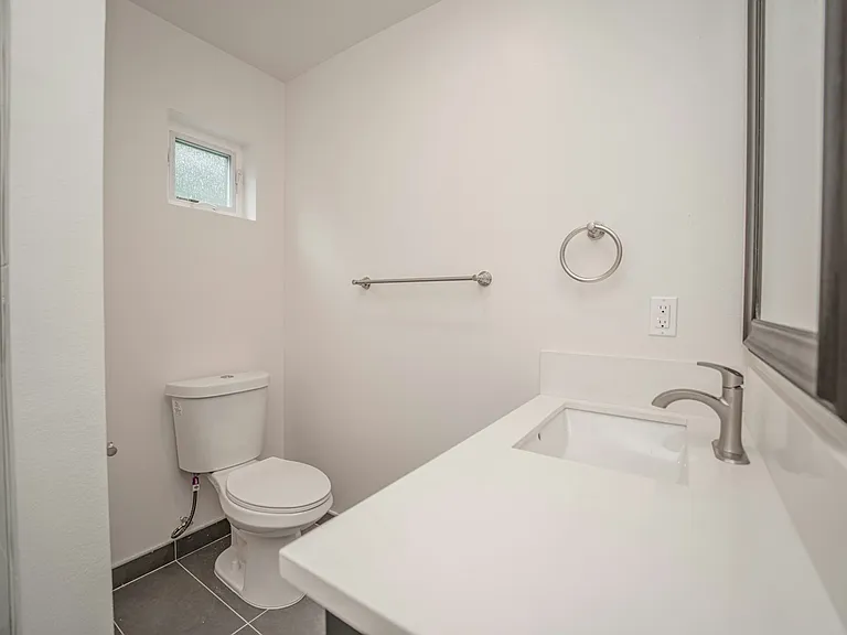 1321 Bates Ave #1323 — Photo 18