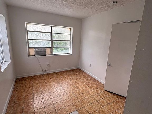 3rd image of 1816 NW 46th St #3