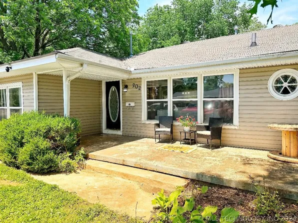 902 Lee Ave, Seminole, OK 74868