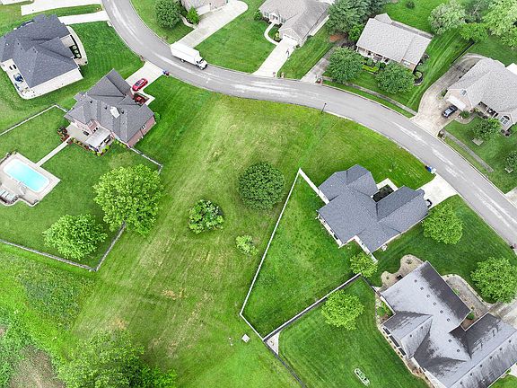 4th image of 221 Ashton Oak Way