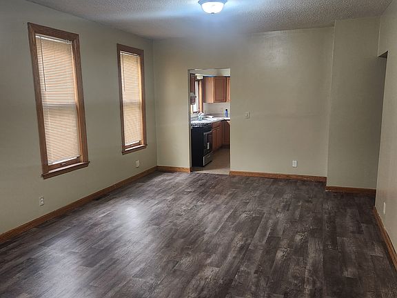 5th image of 1341 Irving Ave N #1