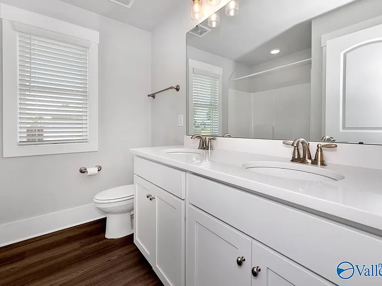 100 River Springs Ct — Photo 25