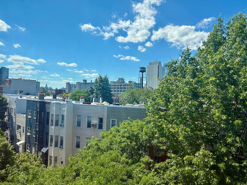 1st image of 116 Calyer St #8
