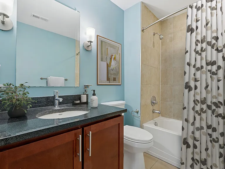 Perry Street Lofts — Photo 10