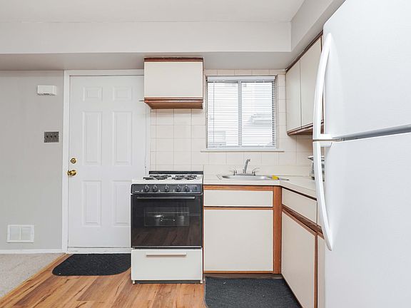 4th image of 63 Heinz Ave Floor 1