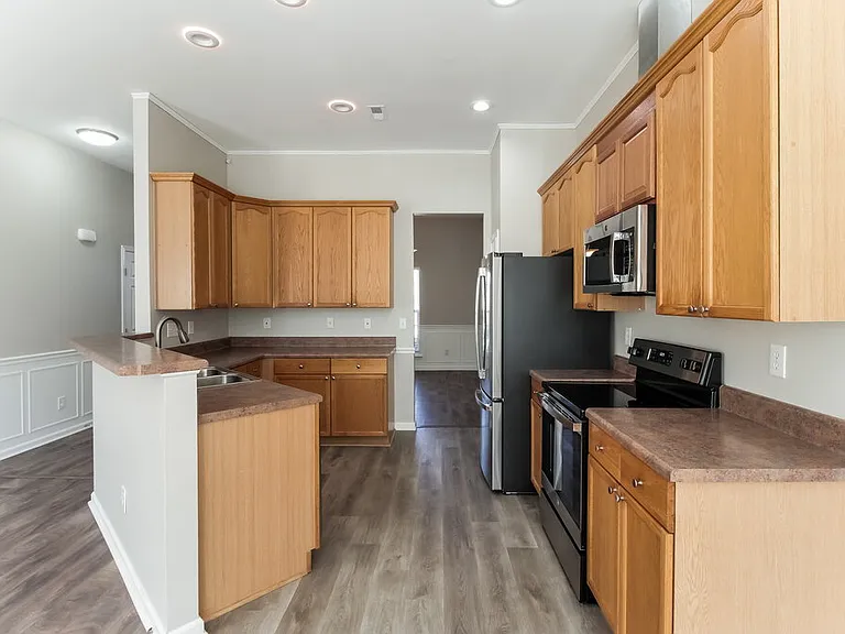 1001 Andrea Pl — Photo 7