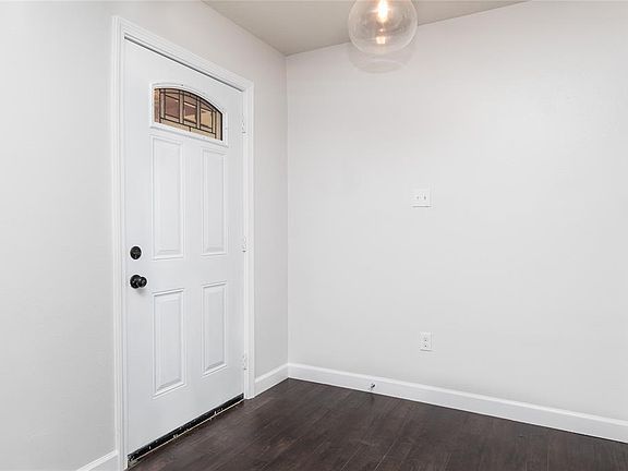 4th image of 242 Highland Terrace Dr