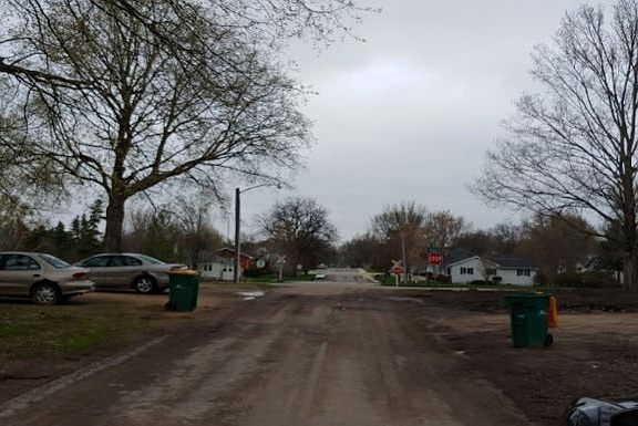 4th image of 305 W Mill St
