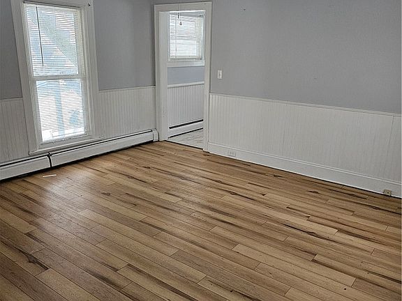3rd image of 132 N Rutland St