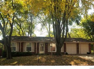 108 Briarcliff Dr, Saint Charles, MO 63301
