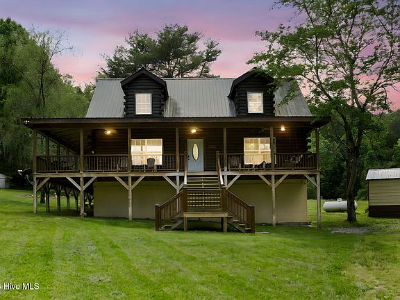 2nd image of 365 Orchard Drive